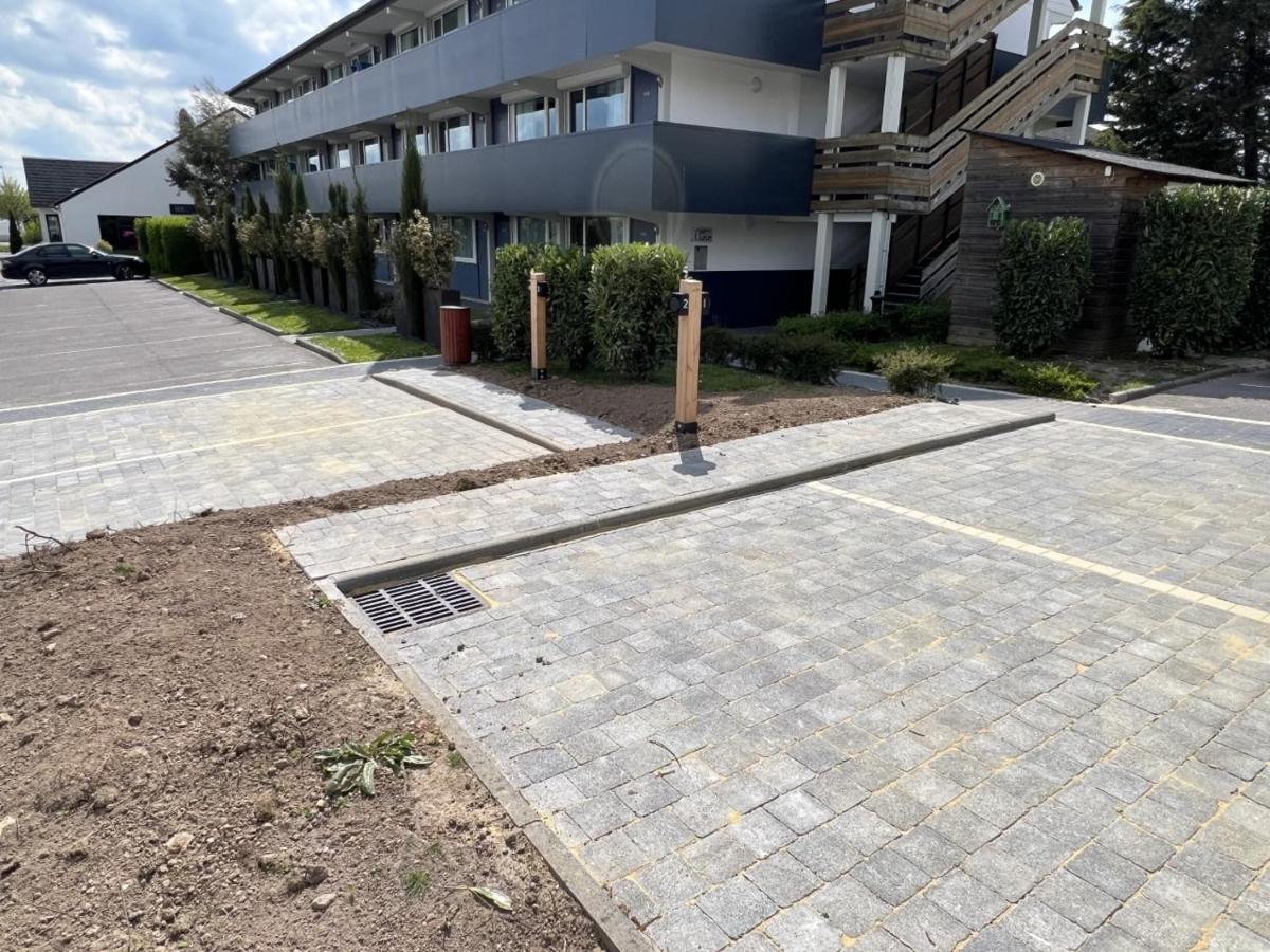 Kyriad Lisieux Buitenkant foto